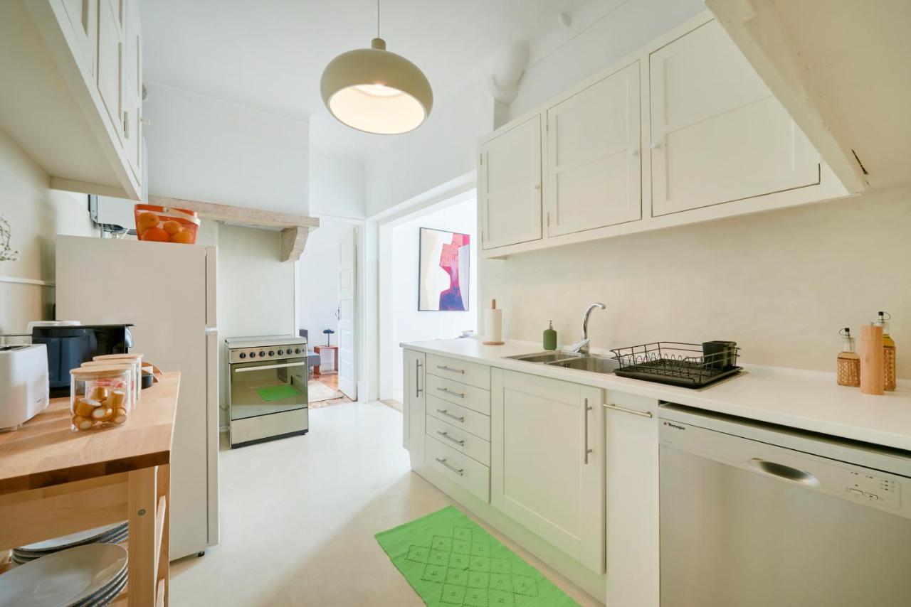 Light-Filled & Renovated Apartment, By Timecooler 리스본 외부 사진