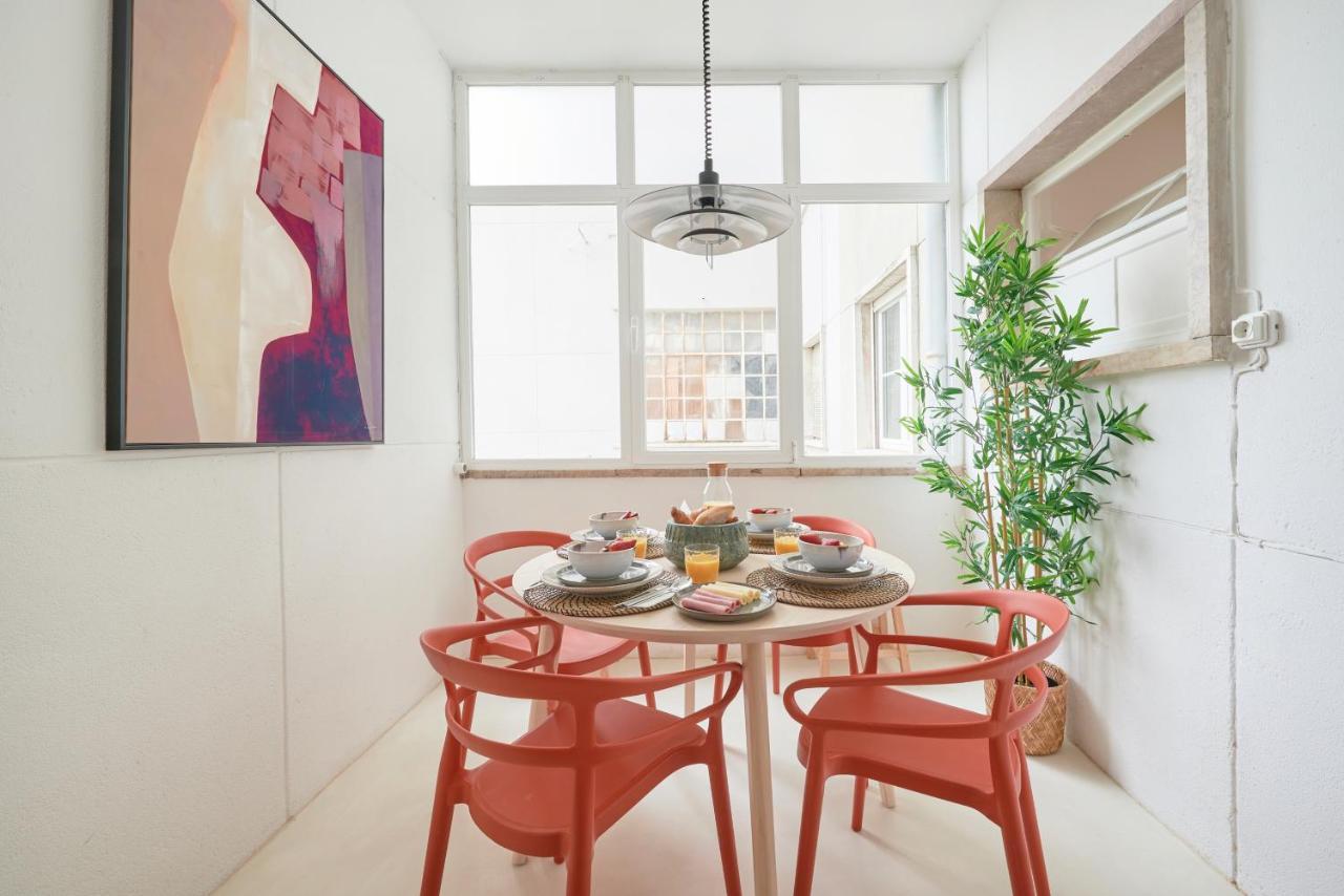 Light-Filled & Renovated Apartment, By Timecooler 리스본 외부 사진