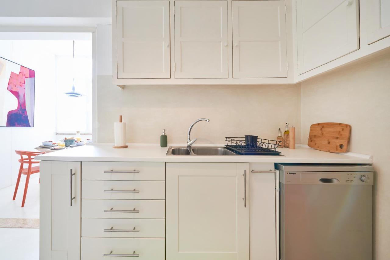 Light-Filled & Renovated Apartment, By Timecooler 리스본 외부 사진