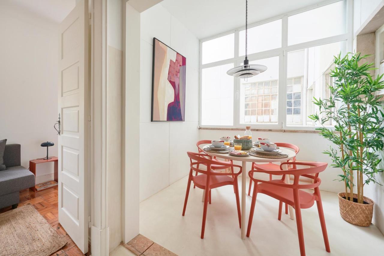 Light-Filled & Renovated Apartment, By Timecooler 리스본 외부 사진