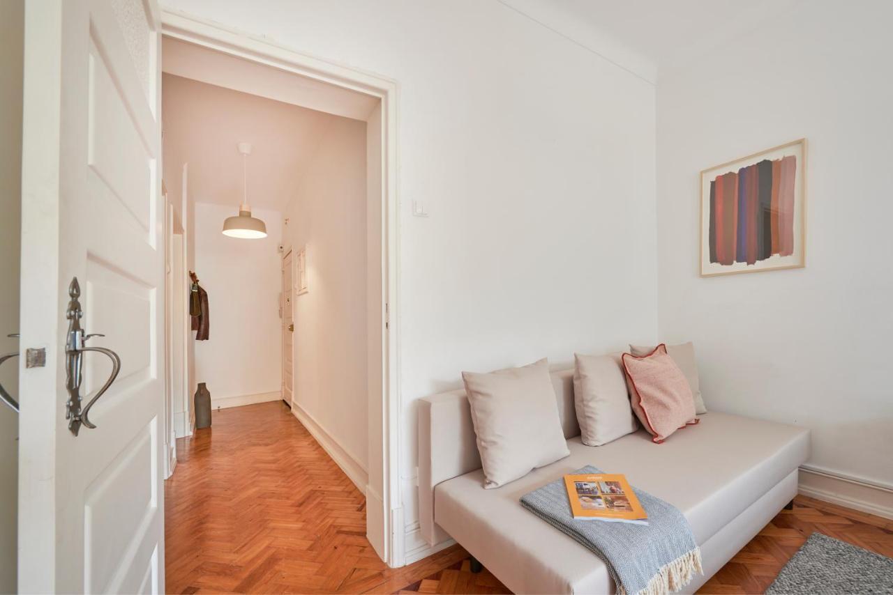 Light-Filled & Renovated Apartment, By Timecooler 리스본 외부 사진